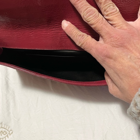Authentic Yves Saint Laurent Deep Red Leather clutch - Picture 4 of 8